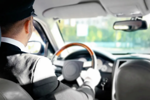 تأجير سيارة مع سائق